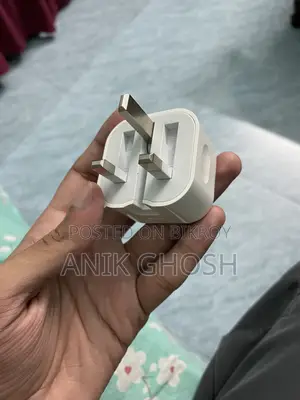 আইফোন চার্জার (অ্যাডাপ্টার)