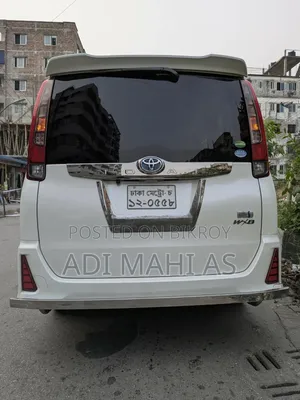 টয়োটা নোয়া ২০১৭ সাদা