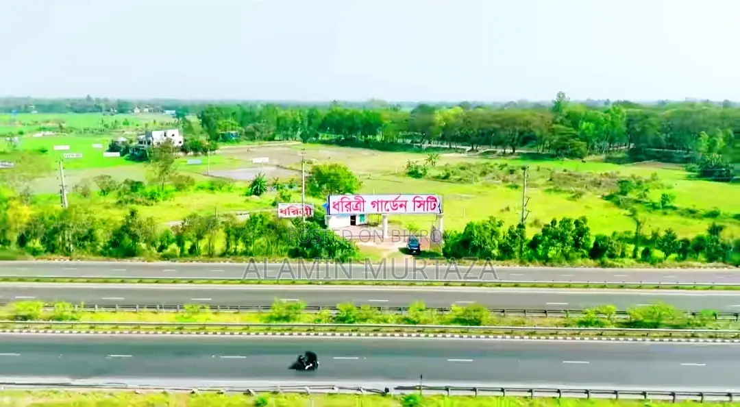 মাত্র ১ লক্ষ্য টাকায় দোকান বুকিং