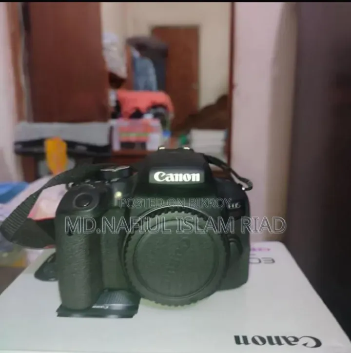 Canon EOS 800D