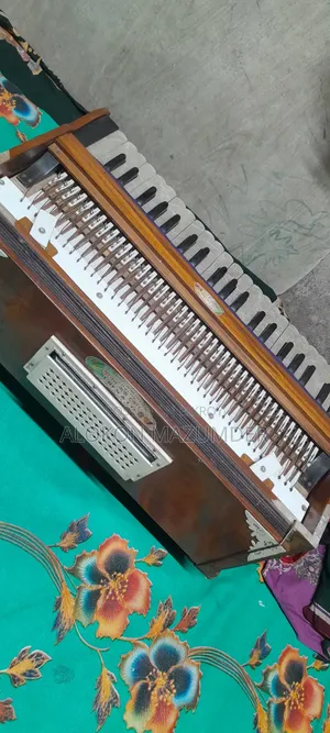 42 Key Harmonium