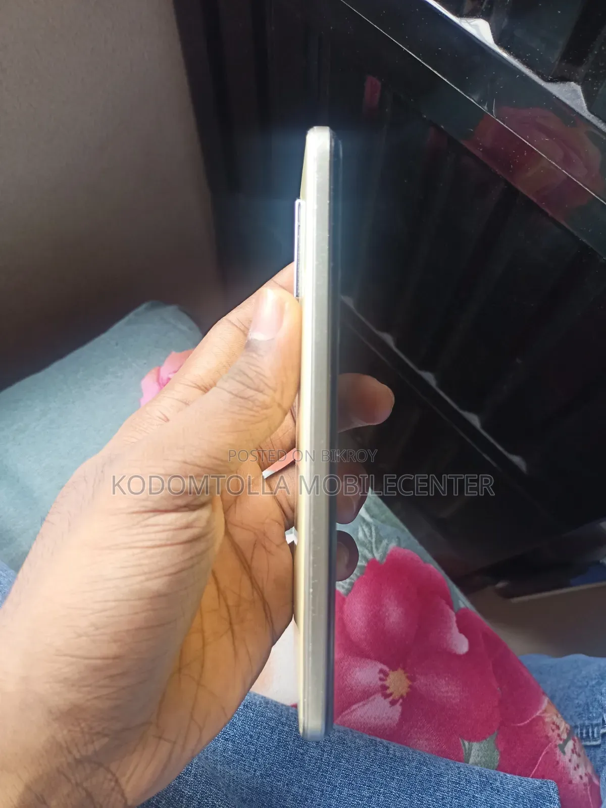 Vivo Y33s 128 GB Yellow