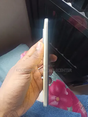Vivo Y33s 128 GB Yellow