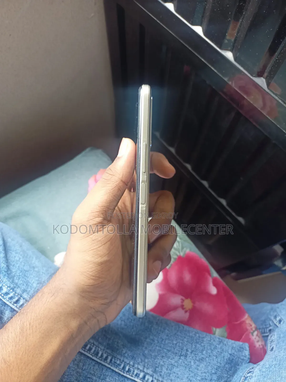 Vivo Y33s 128 GB Yellow