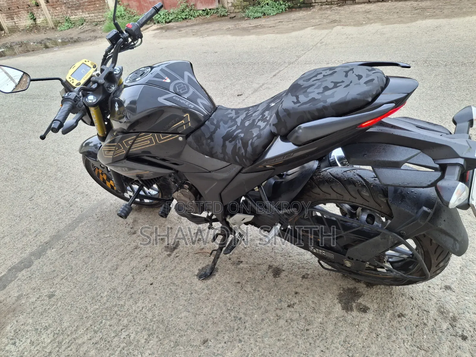 সুজুকি জিক্সার ২৫০ ২০২৫ কালো