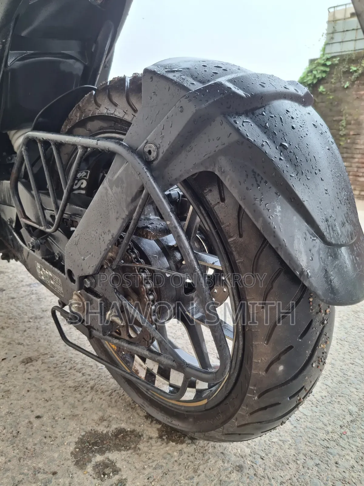 সুজুকি জিক্সার ২৫০ ২০২৫ কালো