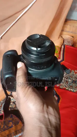 ক্যানন ৭৫০ডি সাথে ৫০মিমি এসটিএম লেন্স