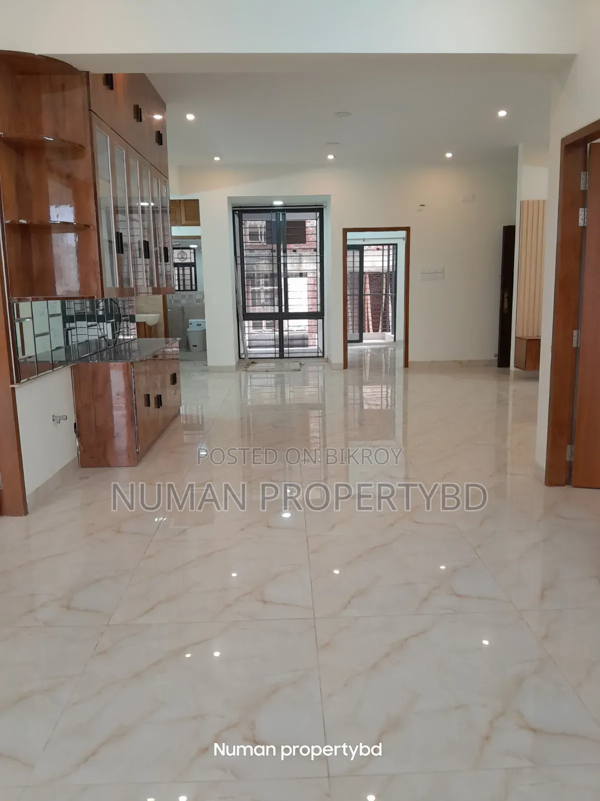 4-bedroom Apartment in Numan Property Bd, Basundhara for Rent