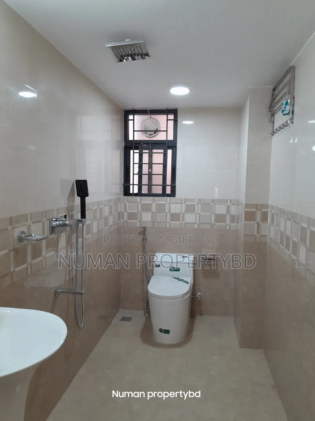4-bedroom Apartment in Numan Property Bd, Basundhara for Rent