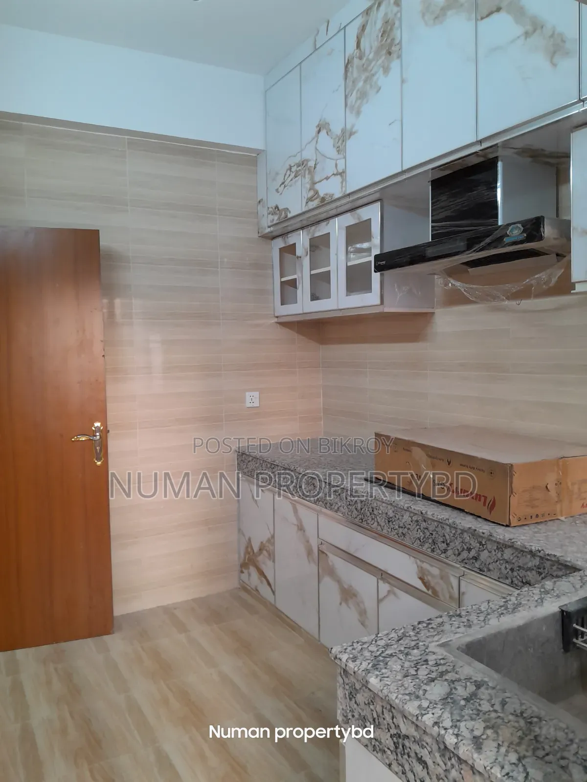4-bedroom Apartment in Numan Property Bd, Basundhara for Rent