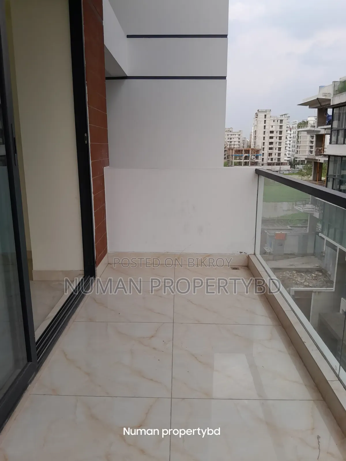 4-bedroom Apartment in Numan Property Bd, Basundhara for Rent