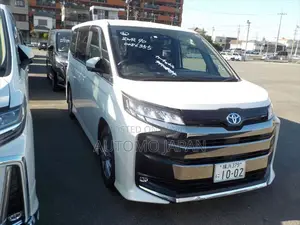 Toyota Noah 2023 Pearl