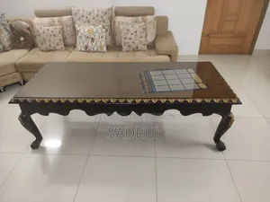 অ্যান্টিক সেন্টার টেবিল