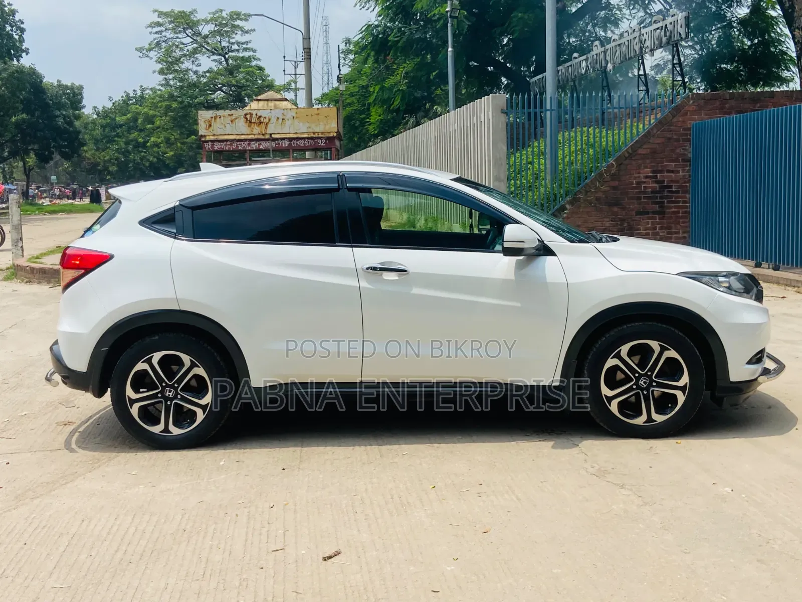 হোন্ডা ভেজেল ২০১৫ সাদা