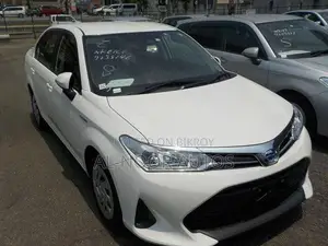 টয়োটা এক্সিও ২০২১ সাদা