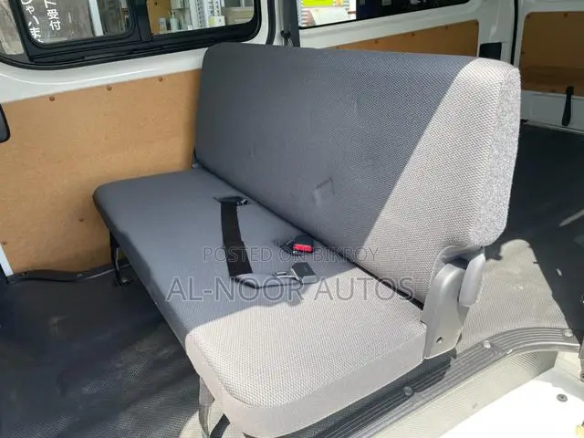 Toyota HiAce 2021 White