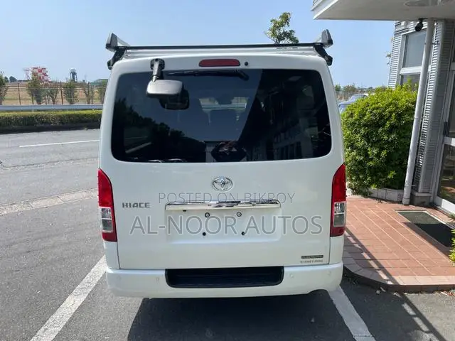 Toyota HiAce 2021 White