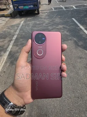 Vivo V50 128 GB Red
