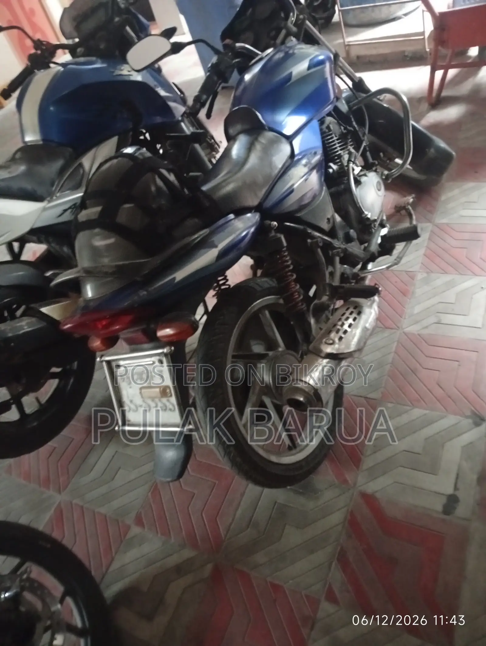 বাজাজ ডিসকভার ১২৫ ২০০৬ নীল