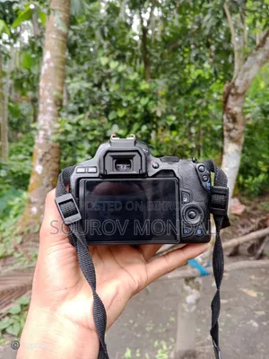 বিক্রয়ের জন্য: Canon 200d Mark Ii + Canon 85mm F/1.8