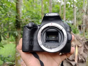 বিক্রয়ের জন্য: Canon 200d Mark Ii + Canon 85mm F/1.8