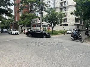 Block-J, 5-Katha, 40'x40' Road Corner Plot for Urgent Sale, Bashundhara R/A