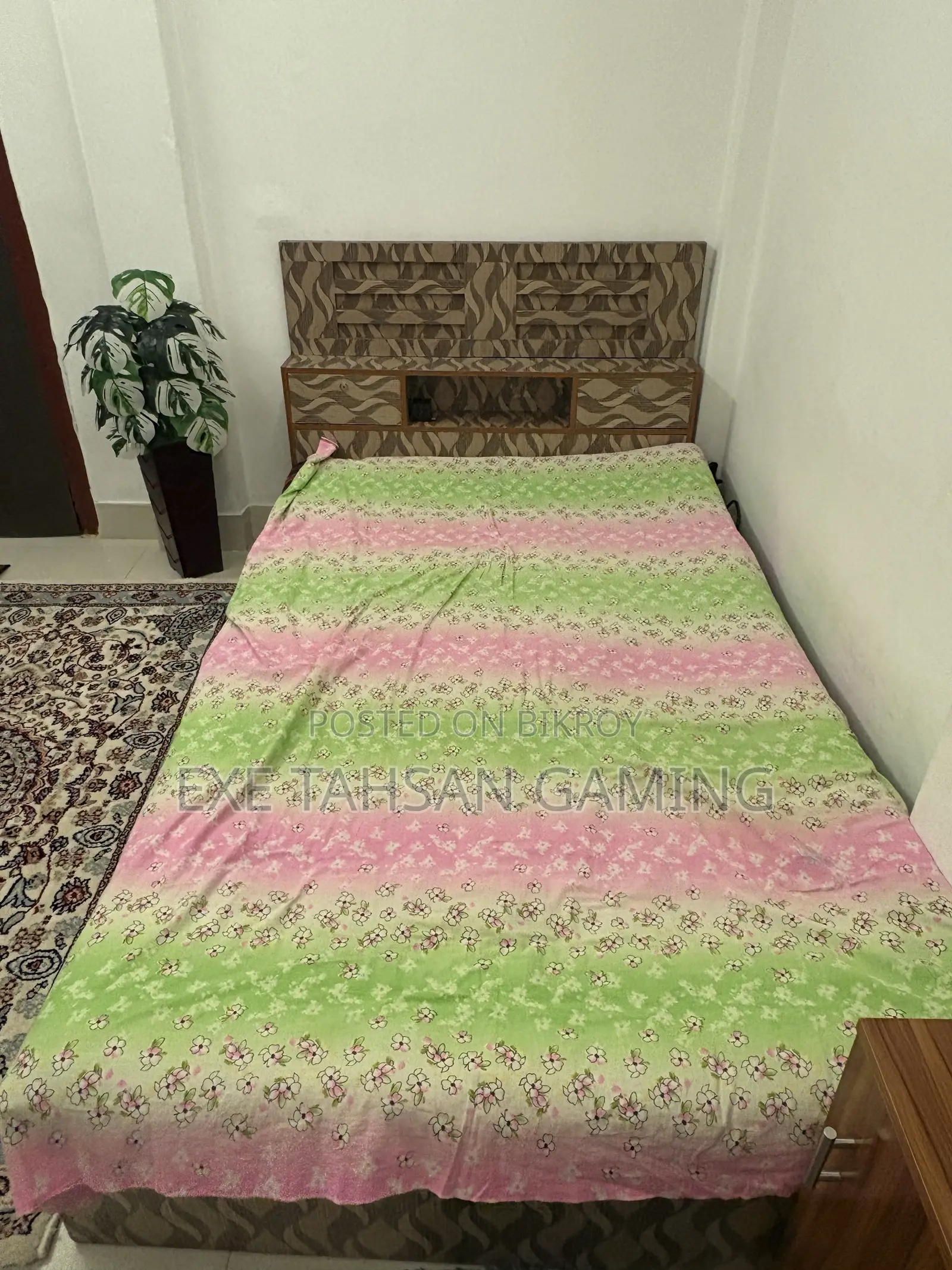 Double Bed 4 Feet by 7 Feet