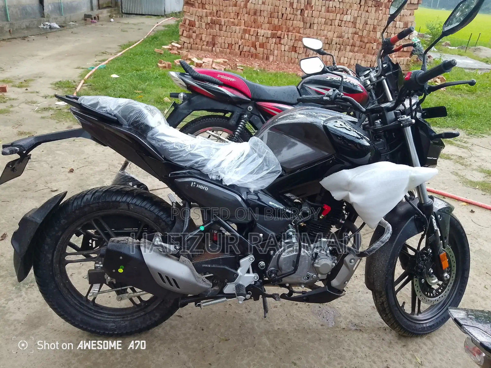 হিরো এক্সট্রিম ১২৫আর ২০২৬ কালো