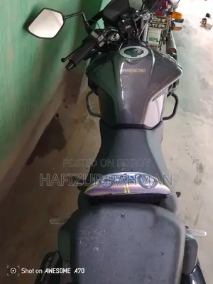 হিরো এক্সট্রিম ১২৫আর ২০২৬ কালো
