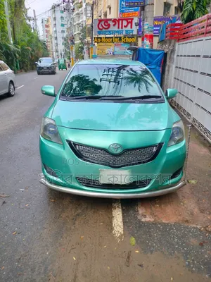 Toyota Belta 2006 Blue