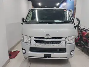 Toyota HiAce 2021 Silver