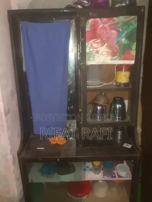 ড্রেসিং টেবিল