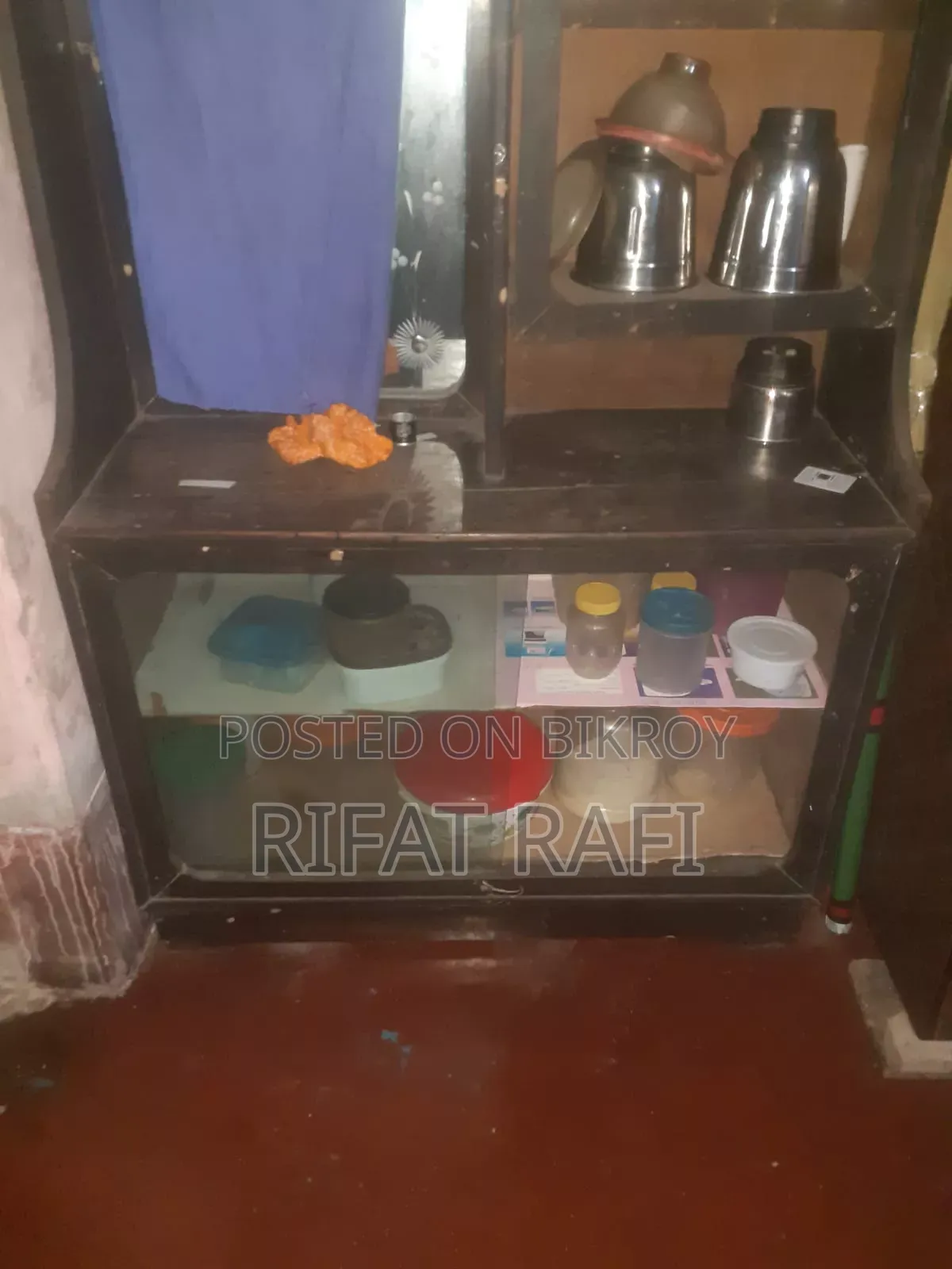 ড্রেসিং টেবিল