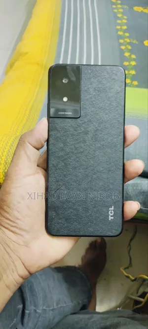TCL 32 GB Black