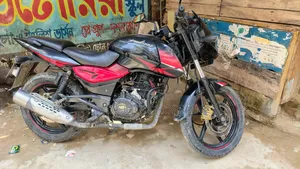 বাজাজ পালসার ১৫০ ২০১৮ ব্ল্যাক