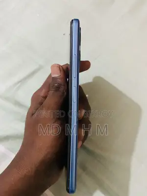 নতুন রিয়েলমি ১২ ৫জি ১২৮ জিবি ব্লু