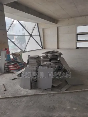 কফি শপ, কাপড়ের দোকান বা অফিসের জন্য ২য় তলায় ২১৫০ বর্গফুটের জায়গা ভাড়া হবে