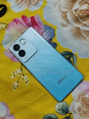 iQOO 128 GB Blue
