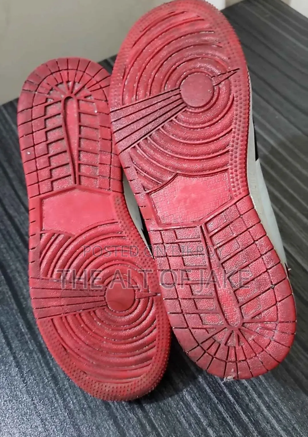 ভালো স্নিকার্স