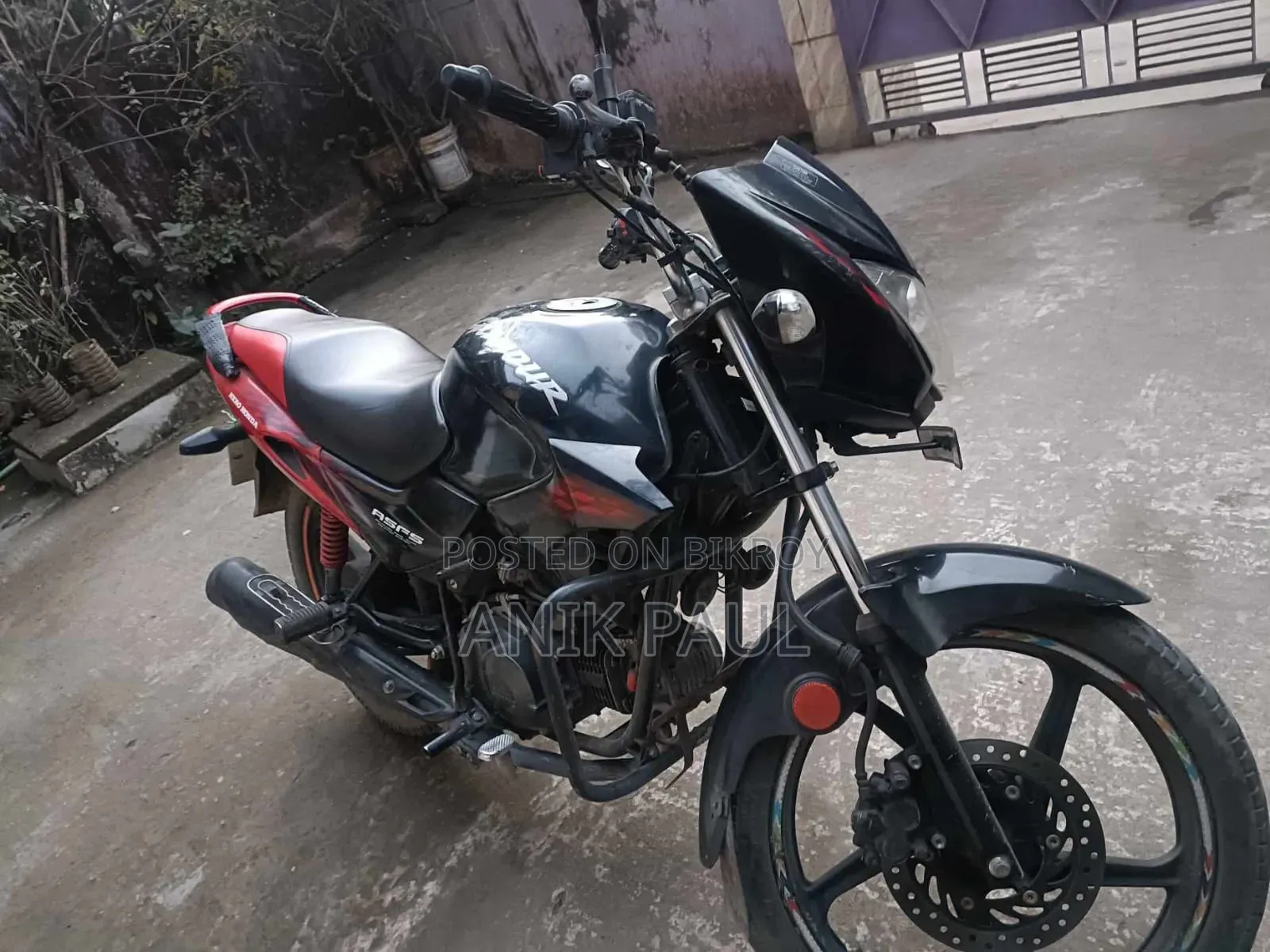 হিরো গ্ল্যামার ২০১৫ কালো