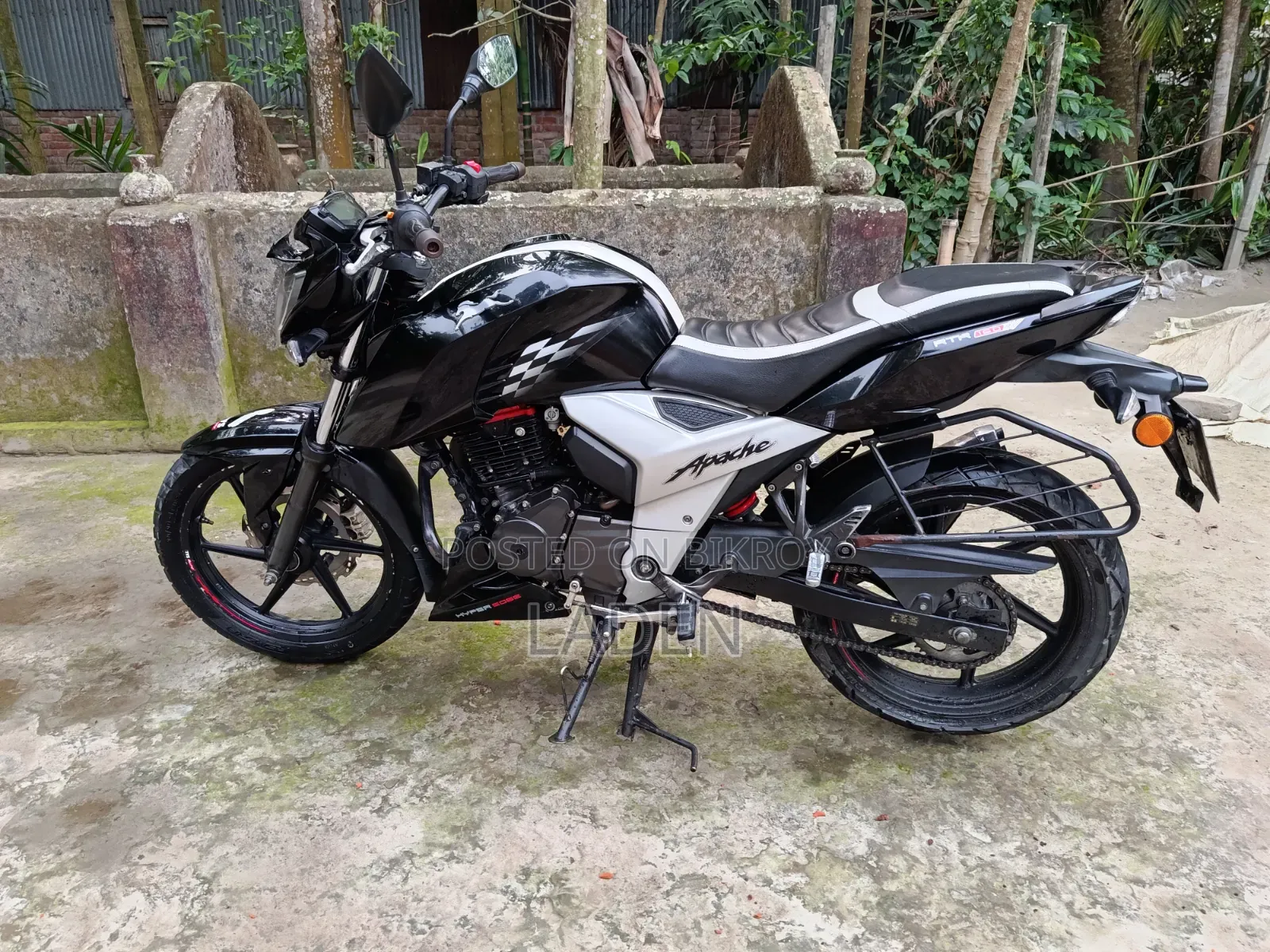 টিভিএস অ্যাপাচি ১৬০ ৪ভি ২০১৯ ব্ল্যাক