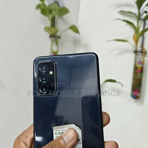 নতুন Samsung Galaxy M52 5G 128 GB নীল