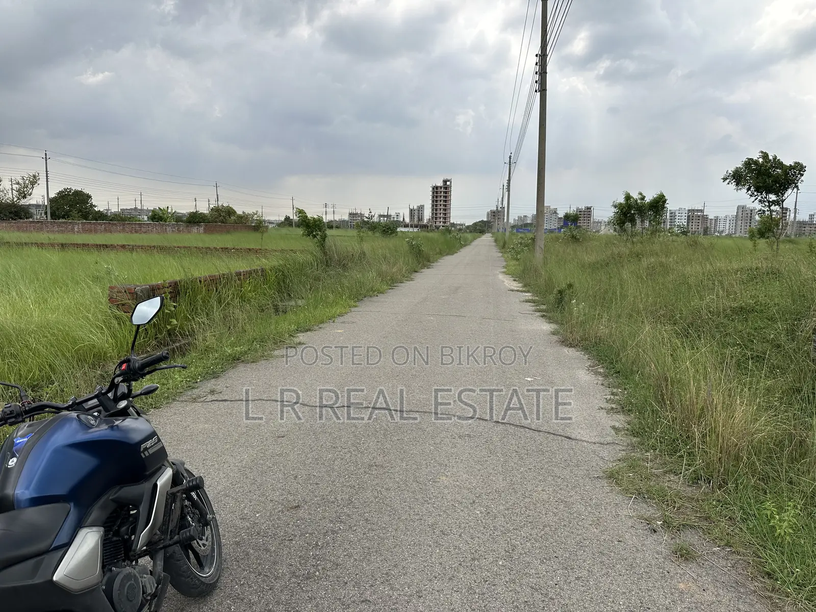P-Block, (3+3)=6 Katha, Plot for urgent sale, Bashundhara R/A