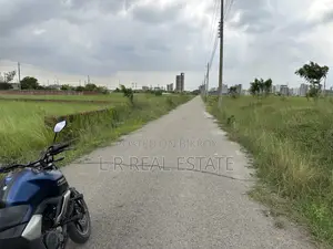 P-Block, (3+3)=6 Katha, Plot for urgent sale, Bashundhara R/A