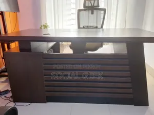 অফিস ডেস্ক