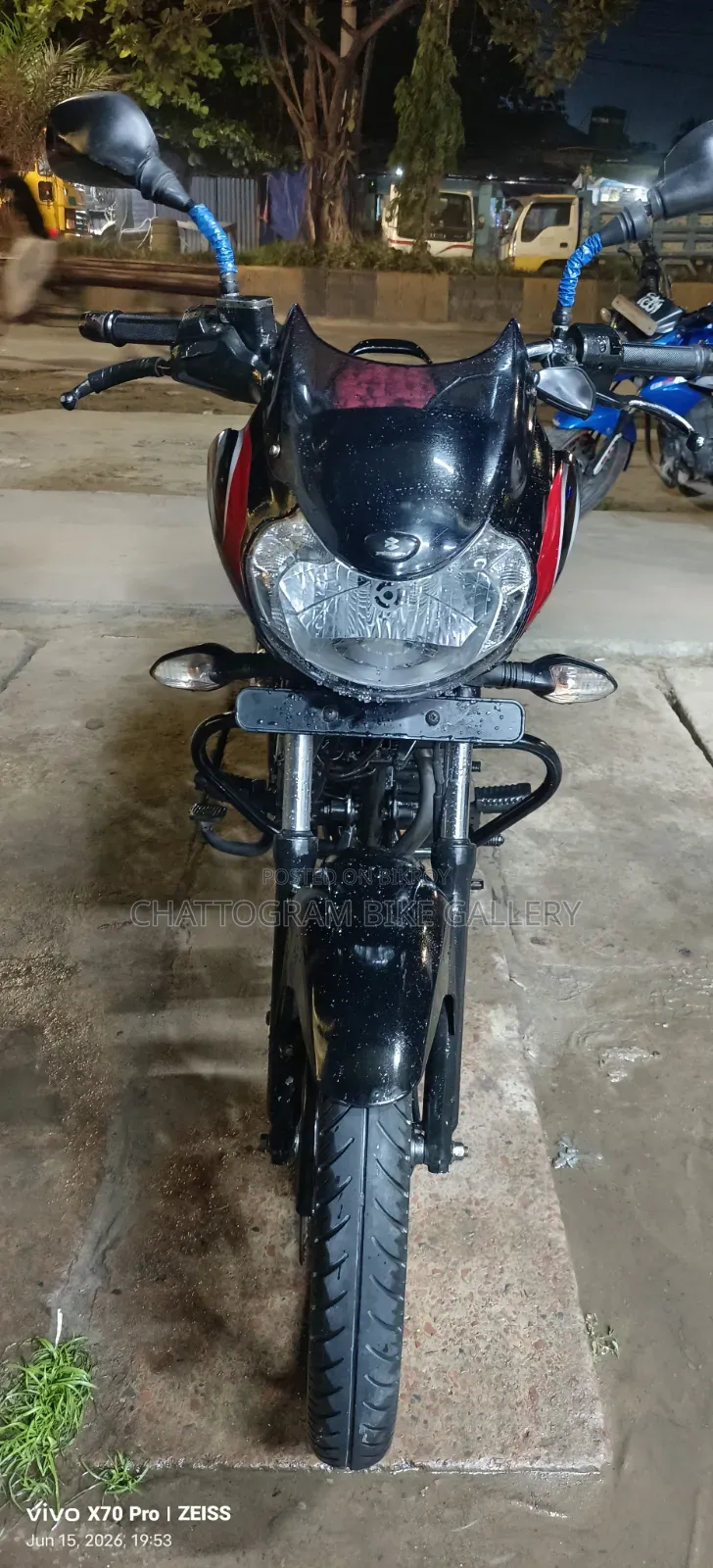 বাজাজ ডিসকভার ১২৫ ২০২০ কালো
