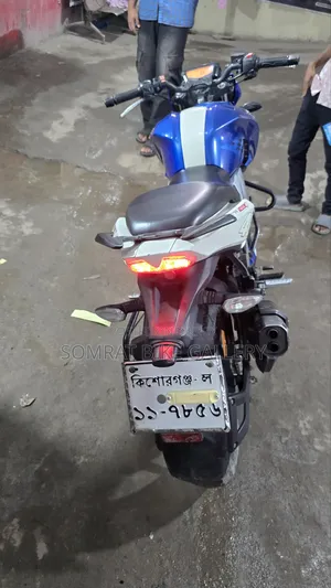 TVS Apache 160 4V 2020 Blue
