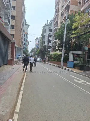 ৫ কাঠা জমি বিক্রয় দক্ষিণমুখী গুলশান ১ নিকেতন সুন্দর ভিউ