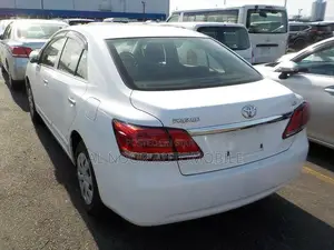 টয়োটা প্রিমিয়ো ২০২০ পার্ল