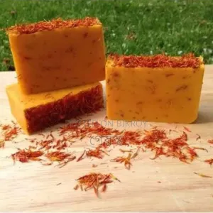 হাতে তৈরি আসল জাফরান ও ছাগলের দুধের সাবান